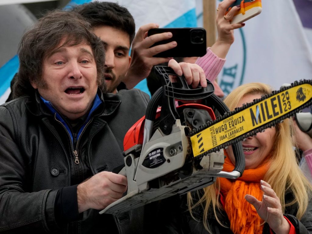 Misiones frente al ajuste: ¿quién defenderá el Estado en octubre? 2 En ese sentido, quedó claro que el presidente Milei, en la profunda soledad de sus ideas, decidió que la Argentina no necesita un Estado.