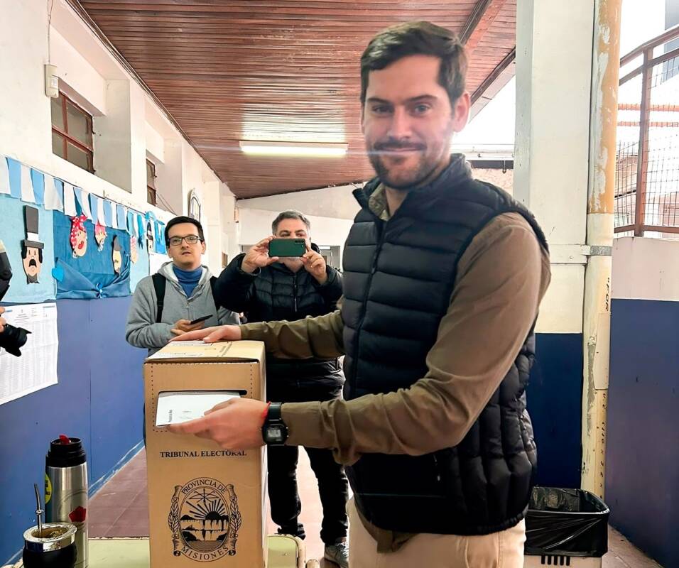 Fracaso de la UCR en Unidos por el Futuro: Walter “Chiquitín” Molina reconoció la pobre elección 4 "No fue la elección que esperábamos. Pero hay que gobernar el éxito y también asumir la responsabilidad en la derrota", dijo el titular de la UCR Misiones sobre la lista de Koch