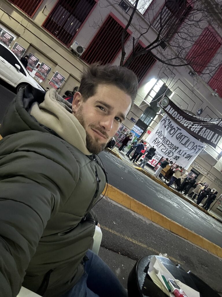 Echaron a un periodista de La Nación+ por festejar la condena contra Cristina Kirchner 3 El periodista Tomás Díaz Cueto despedido de La Nación +