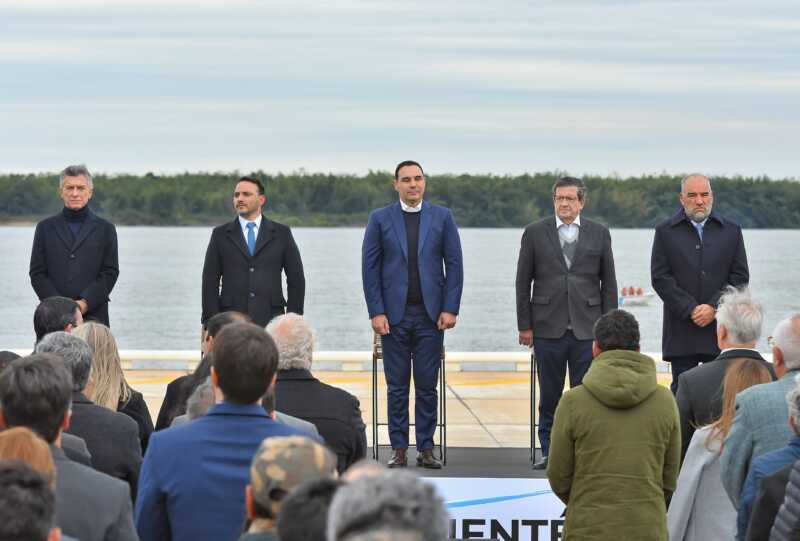 Valdés inauguró con Macri el nuevo puerto de Ituzaingó y marcó un antes y un después en la logística del Norte Grande 4 El intendente Juan Pablo Valdés afirmó: “Estamos ante la oportunidad de modificar la matriz productiva y generar trabajo digno. Este puerto es fruto de una decisión política clara y del acompañamiento del sector privado y el municipio”.