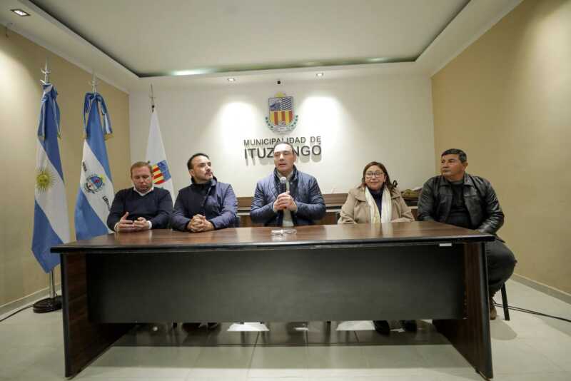 Corrientes firmó un convenio histórico con tres municipios para distribuir las regalías de Yacyretá 3 La deuda histórica con las comunidades ribereñas comienza a saldarse, mientras se consolida un reclamo federal ante la Nación por los recursos energéticos generados en suelo correntino.