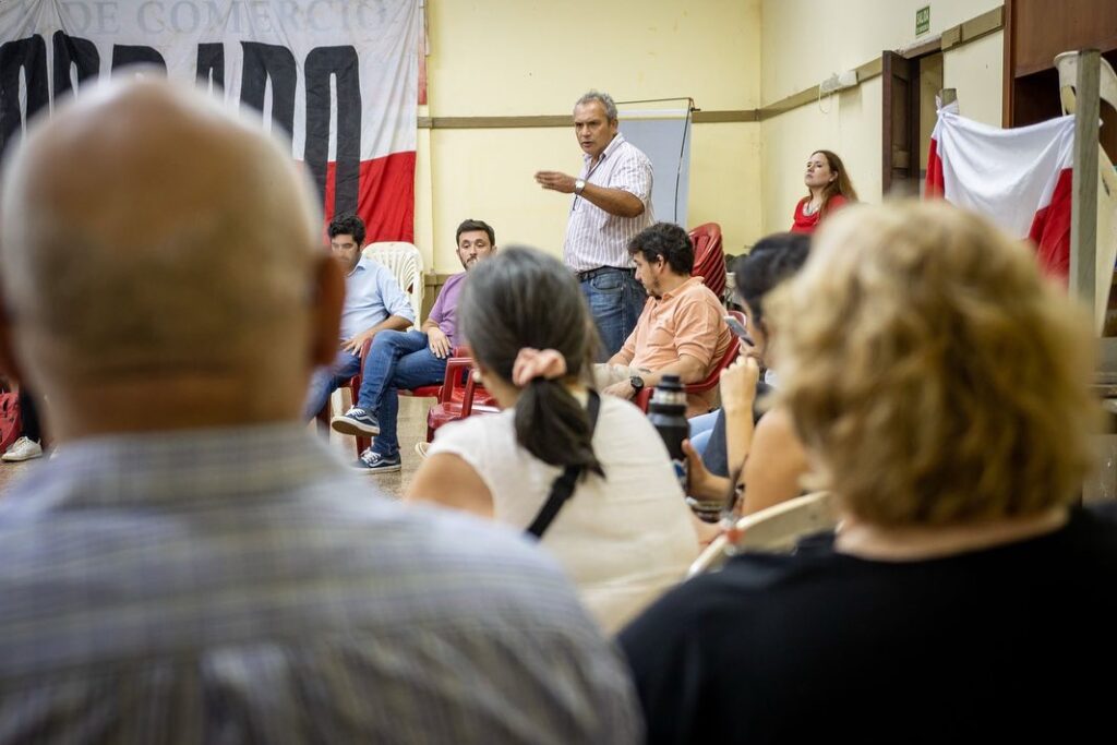 Fracaso de la UCR en Unidos por el Futuro: Walter “Chiquitín” Molina reconoció la pobre elección 3 Molina cargó además contra las decisiones que derivaron en una oposición dispersa, donde incluso fuerzas menores lograron capitalizar más votos que el radicalismo