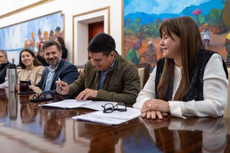 “Todo lo que estamos haciendo es para la gente. Ni para el gobierno ni para el banco: para la gente, para el misionero y la misionera de a pie que quiere vivir en un mundo complejo”, dijo el Gobernador.