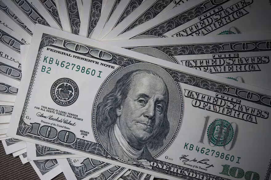 El dólar oficial se disparó a $1.325 y tocó su valor más alto en julio 1 “Nuevo récord”: el dólar oficial cerró a $1.325 en Banco Nación