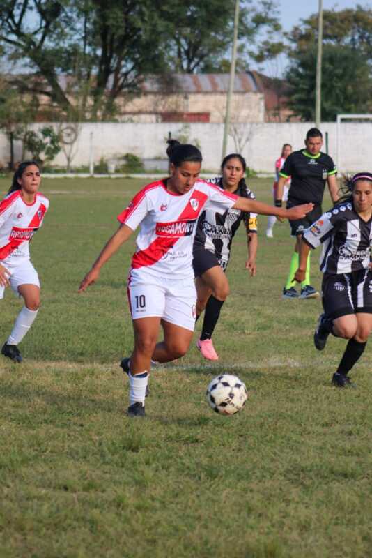El fútbol femenino posadeño pone primera: el Apertura arranca el 25 con nuevo formato 2 La Liga Posadeña confirmó el inicio del Torneo Apertura femenino para el 25 de abril, con nuevo formato y sedes centralizadas.