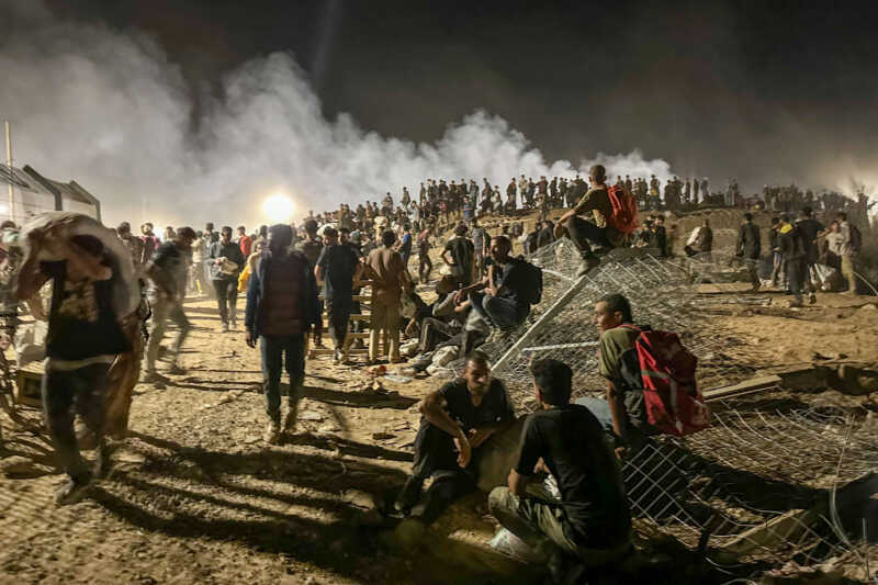 Israel atacó 130 blancos en Gaza y dejó 33 muertos 3 Las fuerzas israelíes señalaron que los ataques tuvieron como blancos estructuras de comando y control, depósitos de armas, lanzadores de cohetes