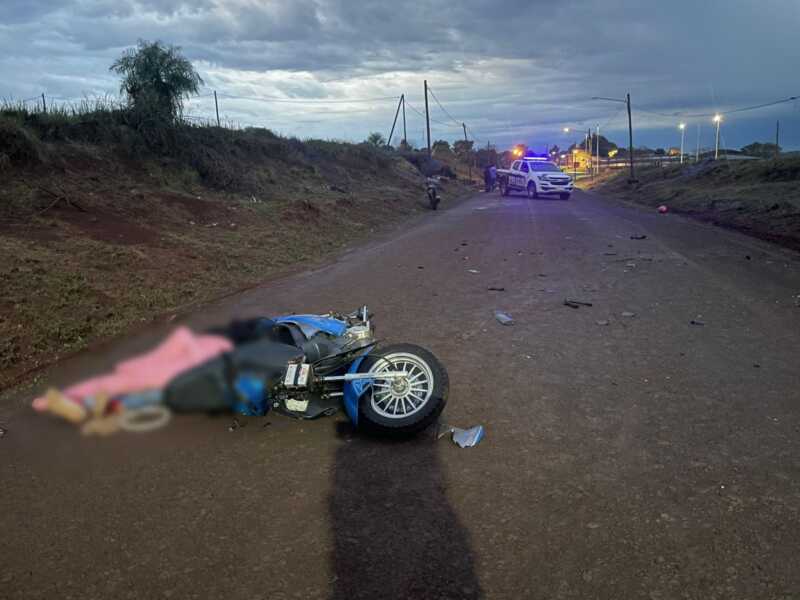 Siniestro fatal en Apóstoles: murió un motociclista 3 El siniestro ocurrió alrededor de las 7:00 sobre la calle Urquiza, en inmediaciones del centro urbano de Apóstoles