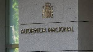 Imanol Arias fue condenado a 2 años y 2 meses de prisión por evasión fiscal en España. Admitió haber defraudado 2 millones de euros entre 2010 y 2014.