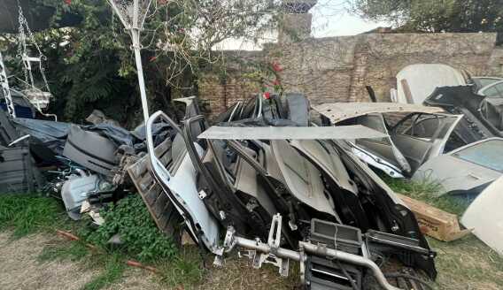 Desbaratan red de autopartes robadas en Buenos Aires: secuestraron piezas por $200 millones 6 autopartes3 - 5