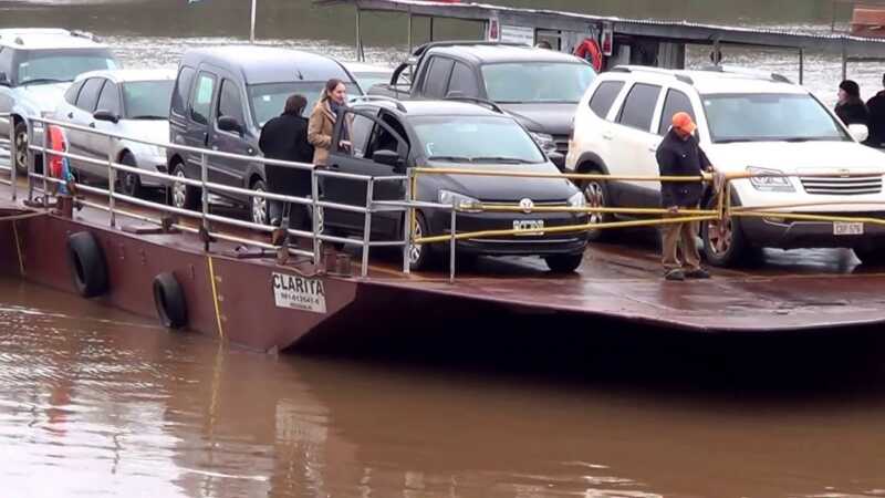 El Soberbio: este miércoles 2 se habilitaría la balsa y familias vuelven a sus hogares 4 Si el río baja a 8 metros o menos de altura, la balsa entre El Soberbio y Porto Soberbo (Brasil) retomará el servicio mañana miércoles 2 de julio