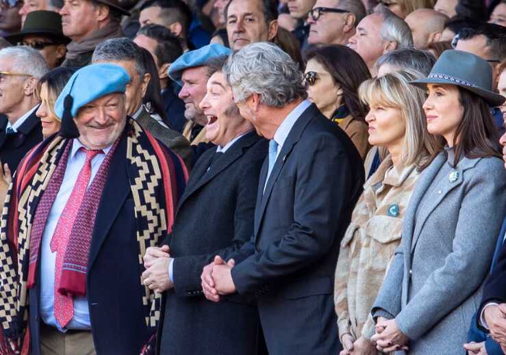 Milei se reunirá con la Mesa de Enlace: el campo pedirá baja de retenciones 5 milei en la rural - 4