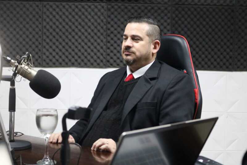 walter rios en estudios radio up - 5