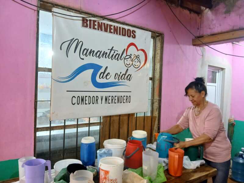 Fuerte crisis en los barrios: más trabajadores acuden a los comedores populares 518381102 1298497618942978 2865011531498047017 n - 1