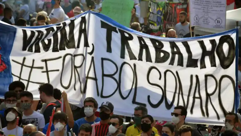 Brasil se divide por Bolsonaro y sus militantes apoyan los aranceles impuestos por EE.UU 2 Brasil vivió otra jornada de protestas este domingo a favor de Bolsonaro