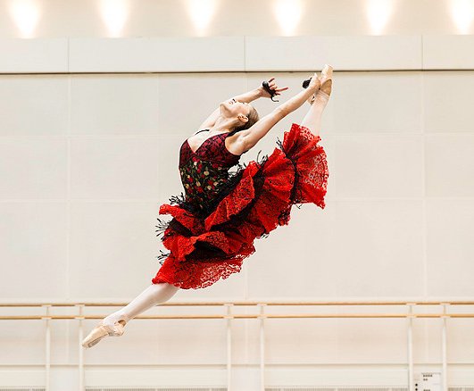 Marianela Núñez, bailarina argentina y figura principal del Ballet de Londres que conmueve en el Teatro Colón 2 La bailarina deslumbra con su arte en el mundo
