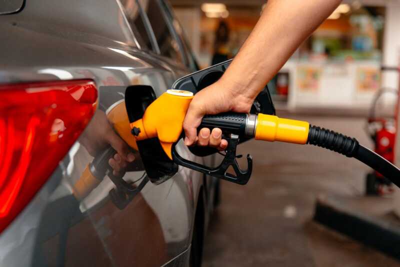 Combustibles: el Gobierno volvió a postergar el aumento en el impuesto y definió aumentos parciales desde enero 2 Combustible