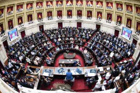 Las iniciativas forman parte de la agenda legislativa del Poder Ejecutivo y serán analizadas en comisiones antes de su eventual tratamiento en el recinto.