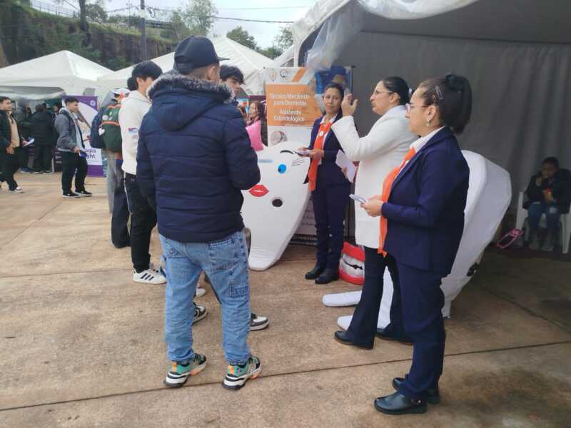 Inteligencia Artificial y Fotografía, entre las 300 carreras de la Expo Posadas Ciudad Universitaria 19 Expo Posadas Ciudad Universitaria 2 - 18