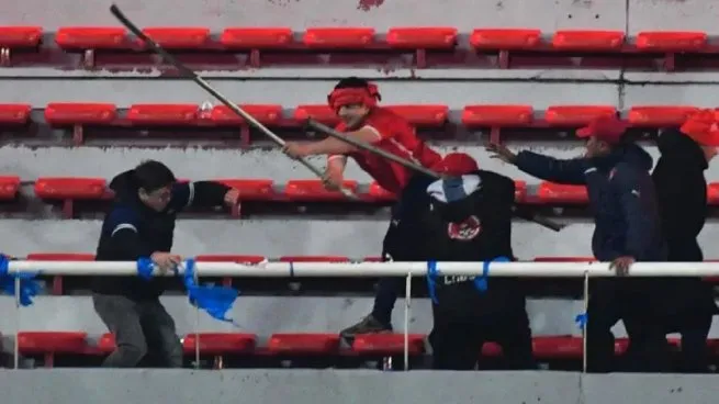 Clausuraron el estadio de Independiente tras los violentos incidentes contra Universidad de Chile 2 Independiente