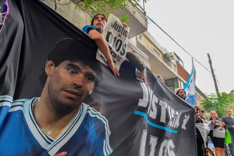 Abogados de Luque desafían imparcialidad en el juicio por la muerte de Maradona 2 Maradona