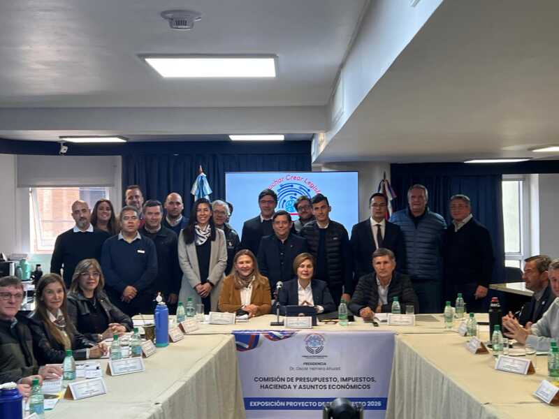 Kluka presentó el presupuesto 2026 de Energía de Misiones con foco en inversión, sustentabilidad y digitalización 5 Virginia Kluka1 - 4