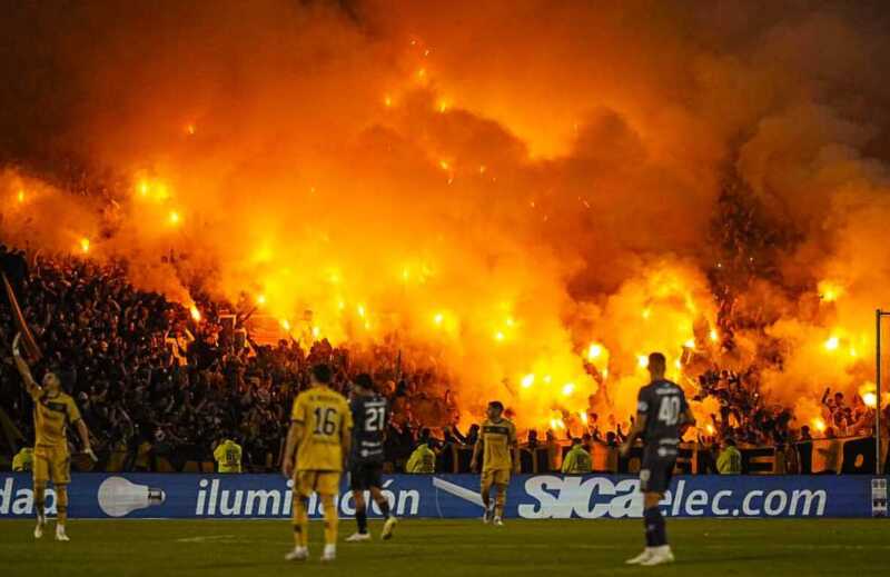 Boca Juniors goleó a Independiente Rivadavia y puso fin a una racha histórica sin victorias 3 boca2 - 2