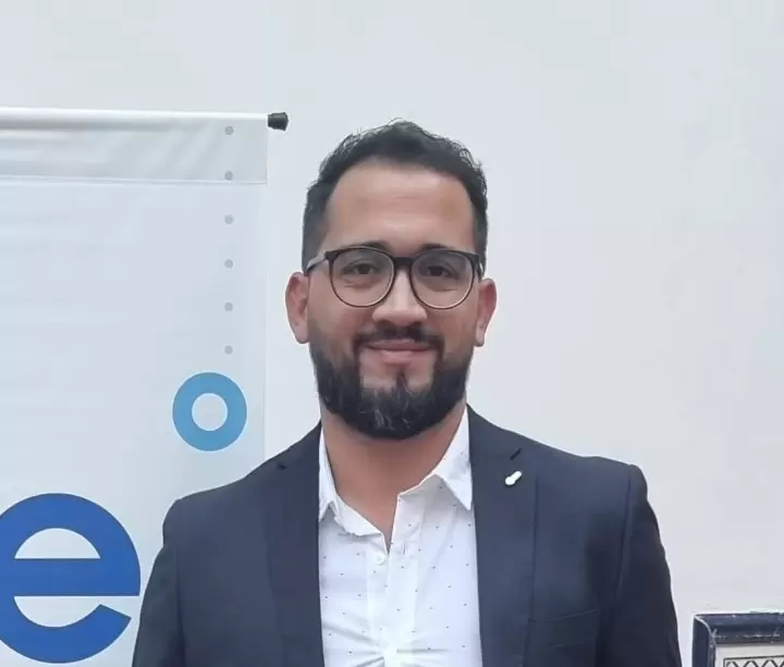 Aunque la economía aprieta, la sociedad banca las reformas: fuerte apoyo a la laboral y a la baja de imputabilidad 6 “Hay una desconexión absoluta entre representados y representantes”, advirtió Claudio Montiel, director de Zentrix Consultora, al analizar la imagen de los sindicatos en Radio Up.