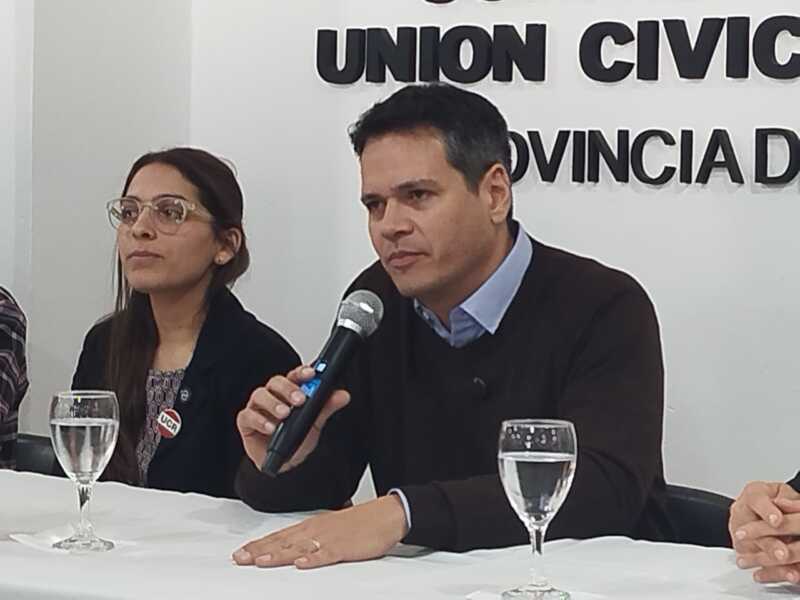 Gustavo González presentó la lista de candidatos a diputados nacionales de la UCR Misiones 2 gustavo gonzalez 2 - 1