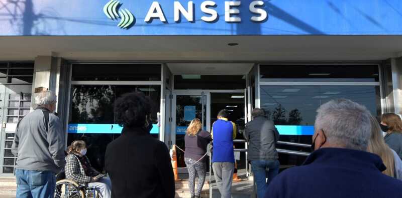 ANSES impulsa un plan de retiro voluntario para trabajadores 2 La Resolución 68/2026 habilita un programa de retiro voluntario para empleados de ANSES con compensaciones económicas.