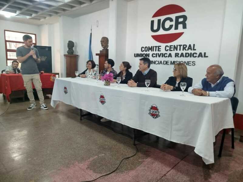 Gustavo González presentó la lista de candidatos a diputados nacionales de la UCR Misiones 6 presentacion candidatos ucr Miiones - 5