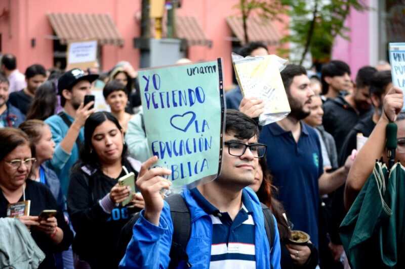 La Justicia ordenó al Gobierno aplicar de inmediato la ley de financiamiento universitario presupuesto universitario marcha Posadas - 1