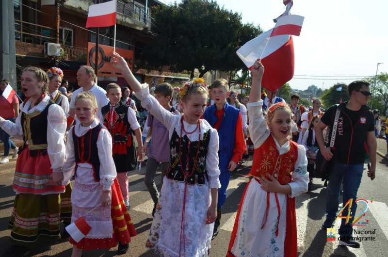 Oberá se prepara para el desfile de la Fiesta Nacional del Inmigrante 2 A partir de las 9:30 horas está previsto el desfile de inmigrante