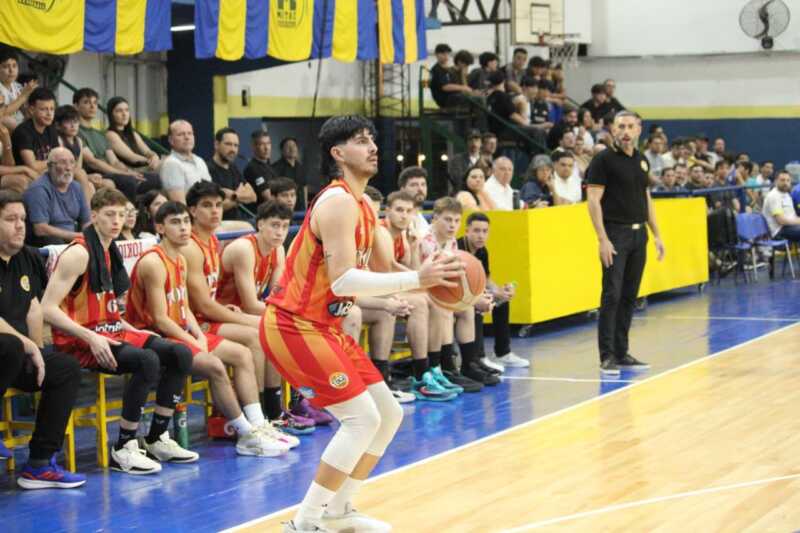 El club oriental avanza en el armado de su plantel para la temporada 2026 y sumaría a Santiago González como una de las incorporaciones para el torneo federal.