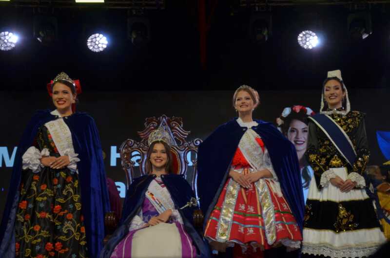 Oberá: la Reina del Inmigrante invita al gran cierre de la fiesta 3 La nueva reina del Inmigrante es Melina Hanelis Zapaya representante de la Colectividad Ucraniana