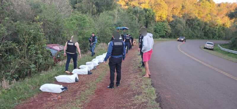 La Policía de Misiones secuestró más de 1.200 kilos de marihuana en Puerto Leoni 7 La Policía de Misiones incautó 332 kilos de marihuana prensada, distribuidos en 484 panes