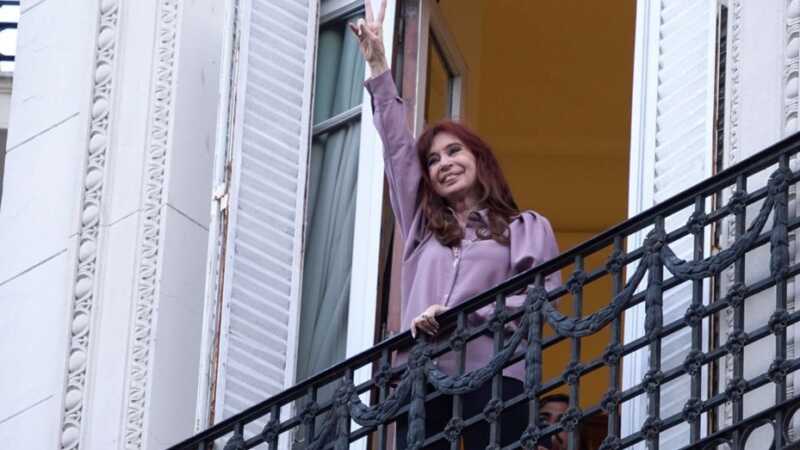 Cristina Kirchner contra Milei: “¡Qué olor a default!” y fuertes críticas a su política económica Kirchner