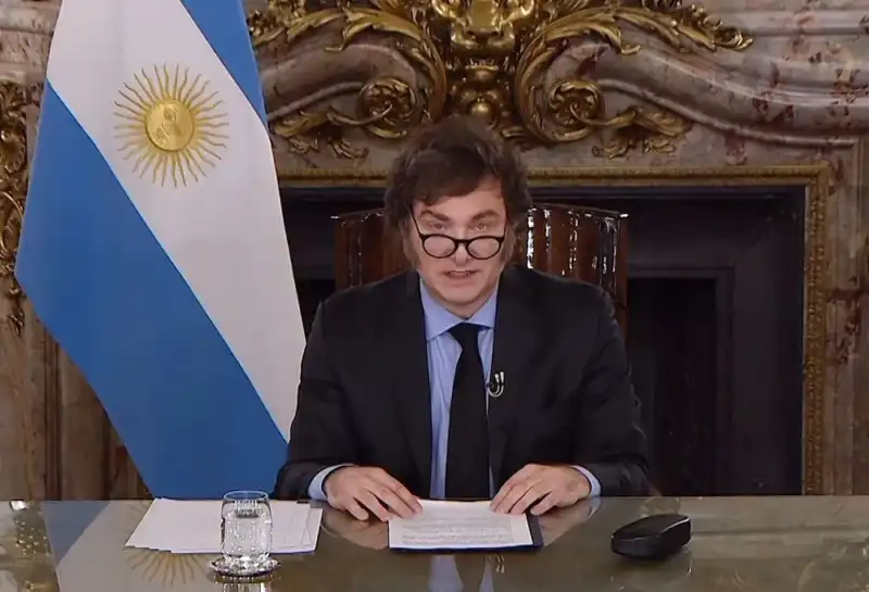 Milei arranca un lunes intenso con reuniones, jura ministerial y cadena nacional 6 Milei