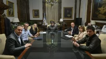 Milei arranca un lunes intenso con reuniones, jura ministerial y cadena nacional 5 Milei