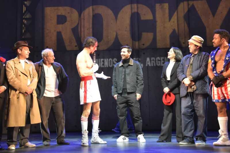 Messi fue al teatro a ver a Nico Vázquez y se llevó la ovación de la noche 12 WhatsApp Image 2025 09 03 at 08.26.48 1 - 11
