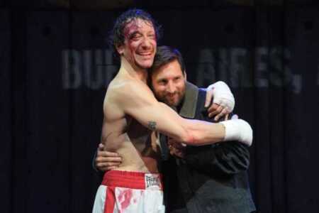 Messi fue al teatro a ver a Nico Vázquez y se llevó la ovación de la noche Messi