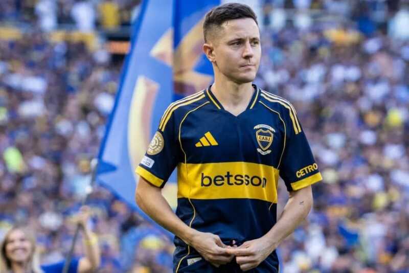 Santiago Ascacíbar sufrió una lesión muscular en Boca y estará fuera tres semanas. Se pierde el duelo ante Instituto y preocupa su ausencia en el mediocampo.