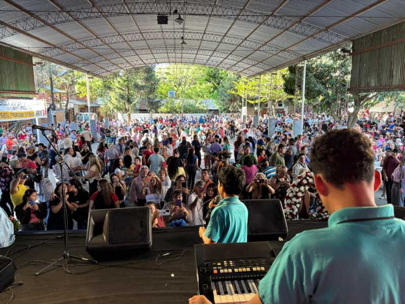 Chamameceros hizo bailar a la comunidad de San Miguel con una mega fiesta 13 chamameceros san miguel 7 - 12