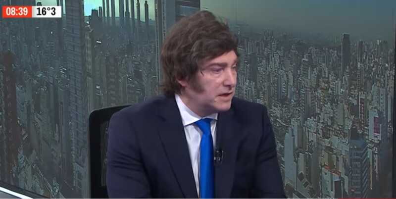 Milei minimizó denuncias contra Espert y confirmó diálogo con Macri tras su viaje a EE.UU. 4 javier milei en A 24 - 3