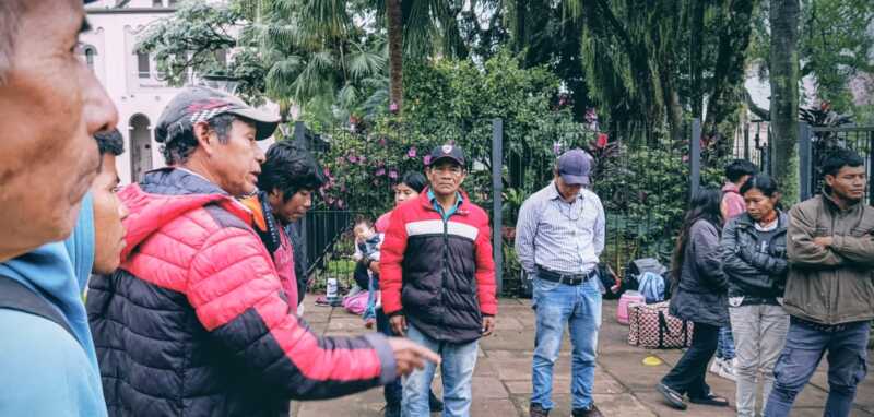 Segundo día de acampe Mbya en Posadas: más comunidades se suman al reclamo 4 Las comunidades aseguran que permanecerán hasta lograr acuerdos firmados.