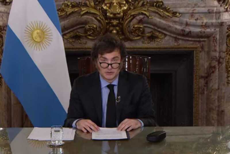 Milei presentó el Presupuesto 2026: las 10 frases más sobresalientes de la cadena milei 2 1 - 1
