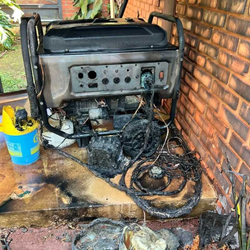 Incendio de un generador en Oberá movilizó a Bomberos: no hubo heridos 4 559678908 18331760806224744 8304431055615453281 n - 3