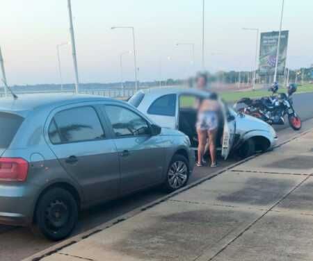 Despiste en Posadas: un Ford Ka perdió el control y chocó contra un vehículo estacionado Imagen de WhatsApp 2025 10 05 a las 08.28.15 9e653f3f e1759667762559 - 1