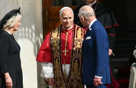 Histórico encuentro ecuménico entre el papa León XIV y los reyes del Reino Unido en la Capilla Sixtina 4 LEON14 reyes - 3