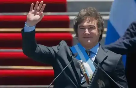 Estabilidad macro a dos años de Milei, pero la “deuda pendiente” es recuperar empleo y consumo Milei