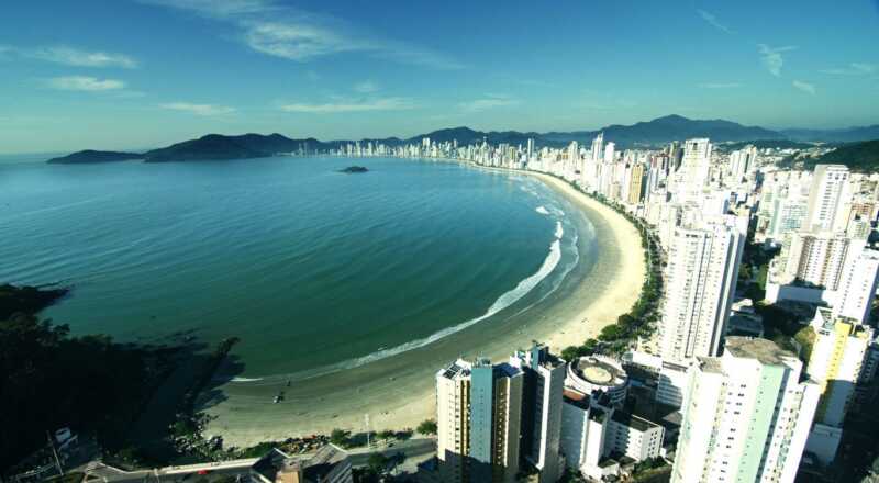 Temporada de verano 2026 en Brasil: expectativas y consejos para argentinos 2 Disponibilidad, precios y seguridad: todo lo que los turistas argentinos deben saber antes de viajar a Camboriú.